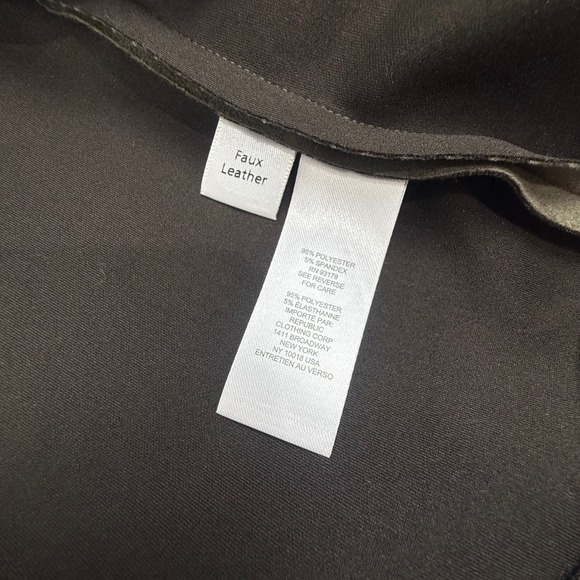 INDUSTRY Faux Leather Olive Green Button Front Cropped Jacket Women's Size L - Picture 6 of 6